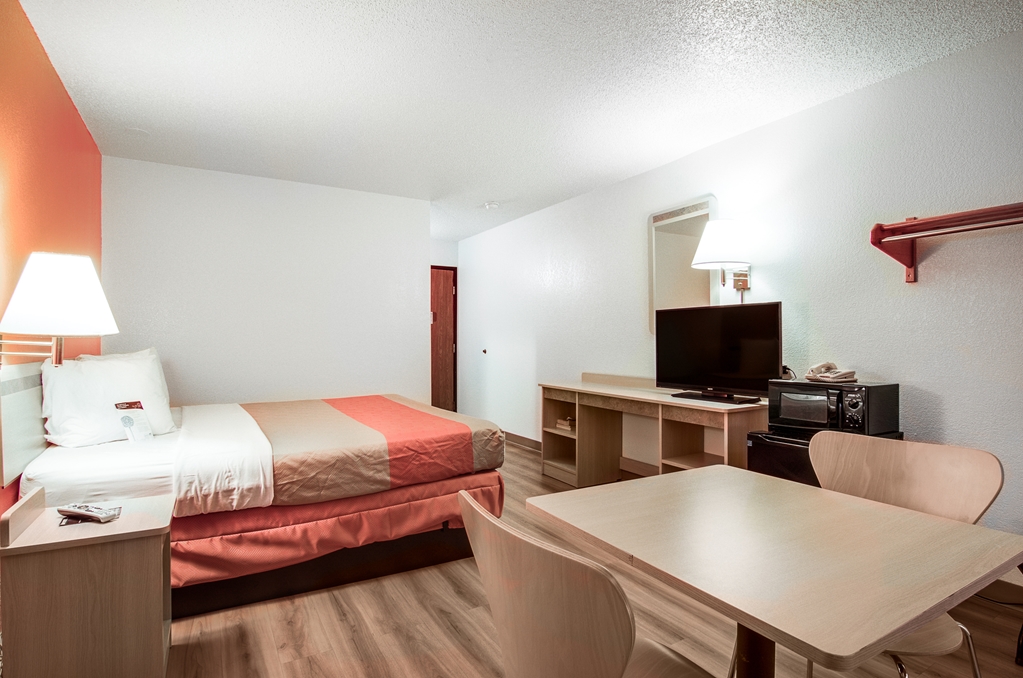 Motel 6 Colby KS - photo 12