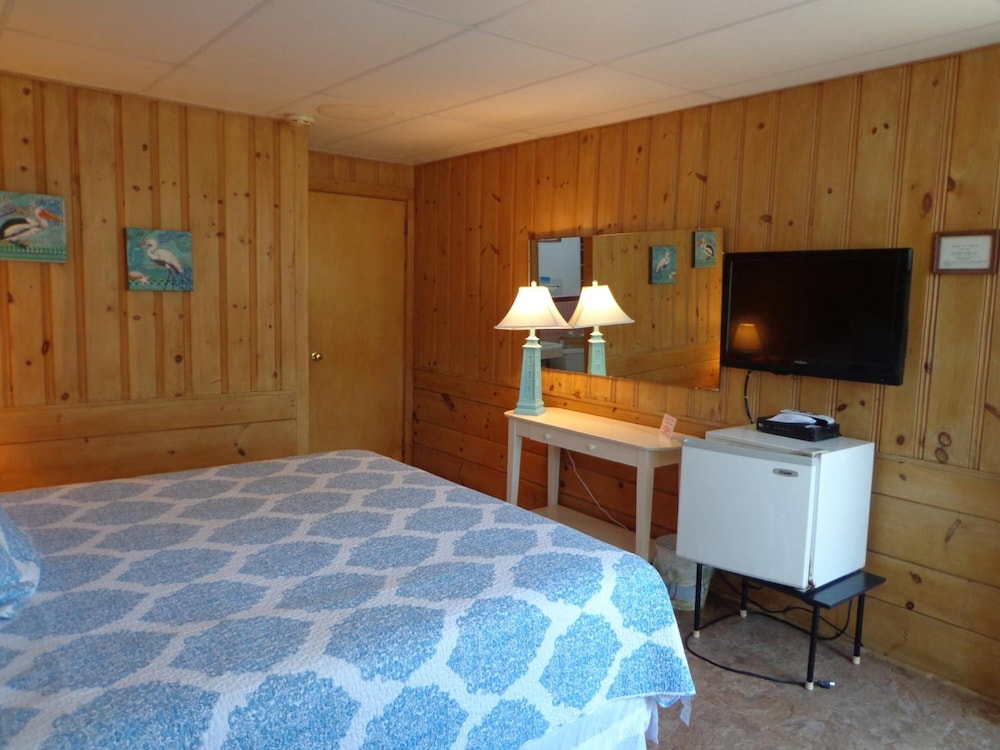 Town & Beach Motel - photo 24