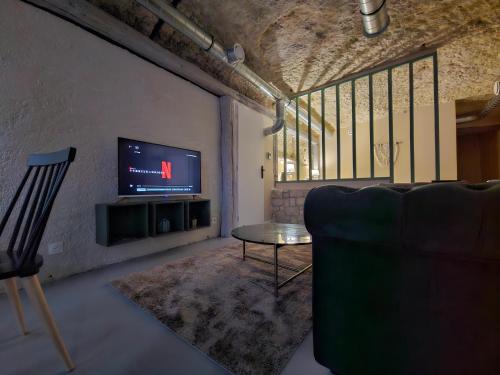 The Sweet Cave — Saint Etienne De Chigny