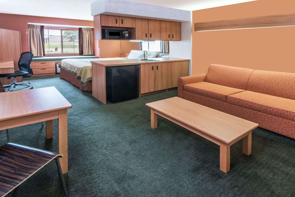 Super 8 by Wyndham Columbus West - photo 18