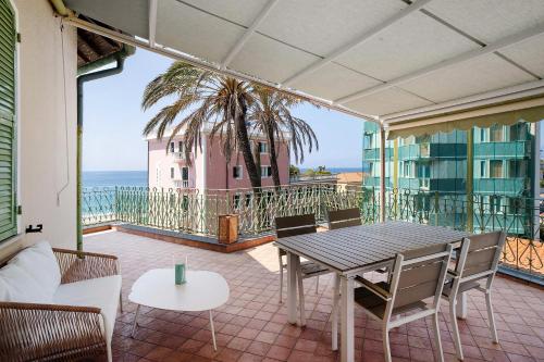 Wonderful flat by sea chez Monique in Bordighera, Italy