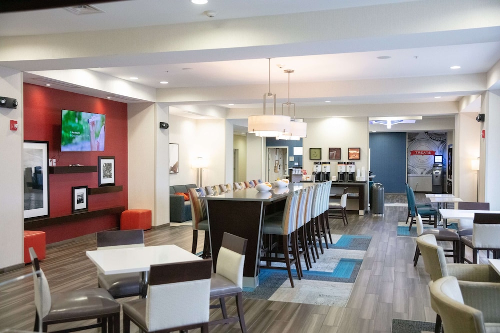 Hampton Inn Toledo Oregon - photo 27