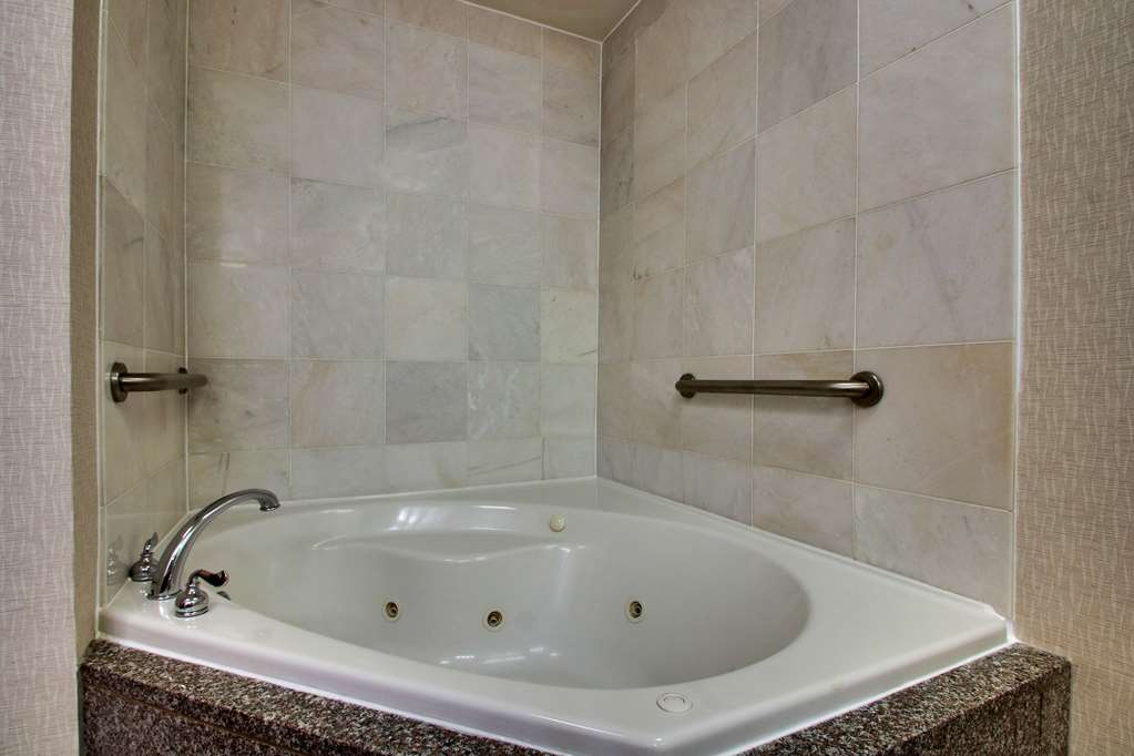 Drury Inn & Suites Findlay - photo 31