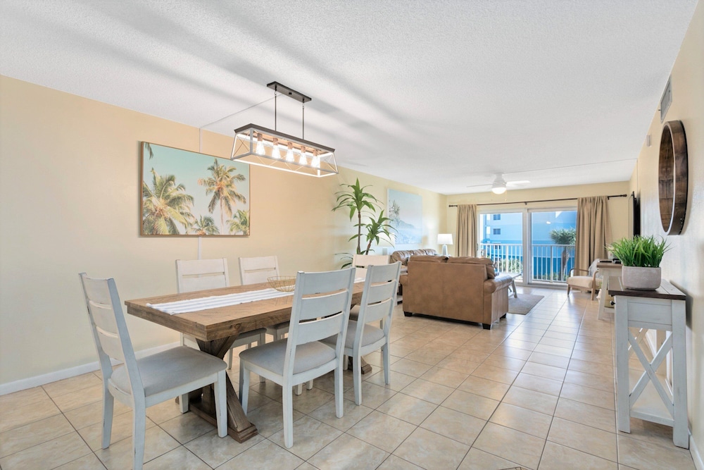 Cocoa Beach Towers by Happy Palm Stays - photo 11