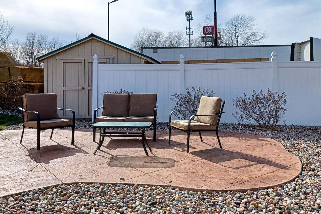 Econo Lodge Oak Grove Blue Springs - photo 13