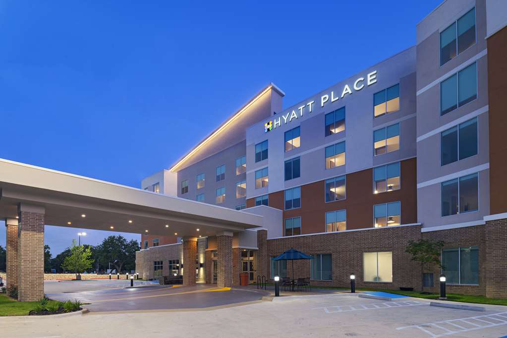 Hyatt Place Austin Lake Travis Four Points - photo 2
