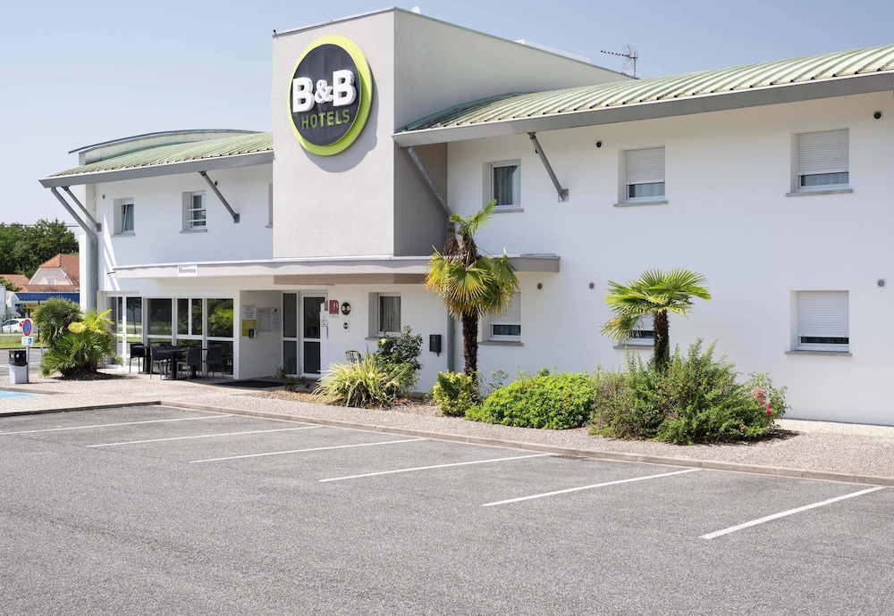 B&B Hotel Pau Lescar in Lescar, France