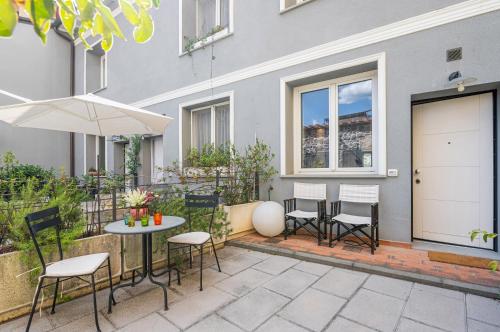GuestHost La Corte del Re Piazza della Libertà Apartment — 4-Star Luxury Hotel in Florence, Italy