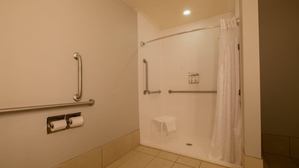 Holiday Inn Express Hotel and Suites Mankato East by IHG - photo 52