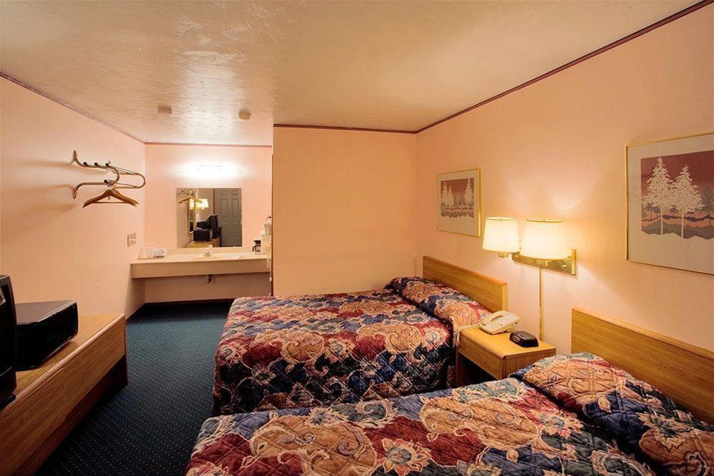 Americas Best Value Inn Murphysboro Carbondale - photo 7