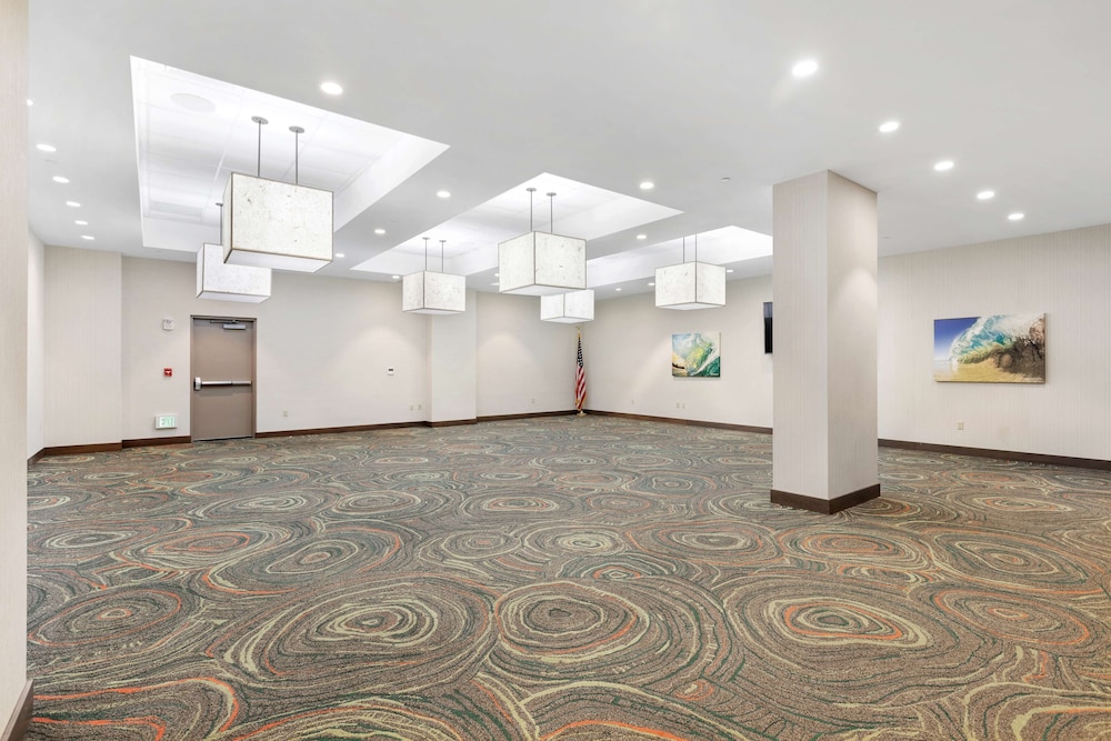 Embassy Suites By Hilton Oahu Kapolei - photo 71