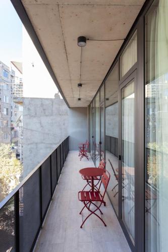 2BR luxury apartment with 2 Balconies in historic Tbilisi