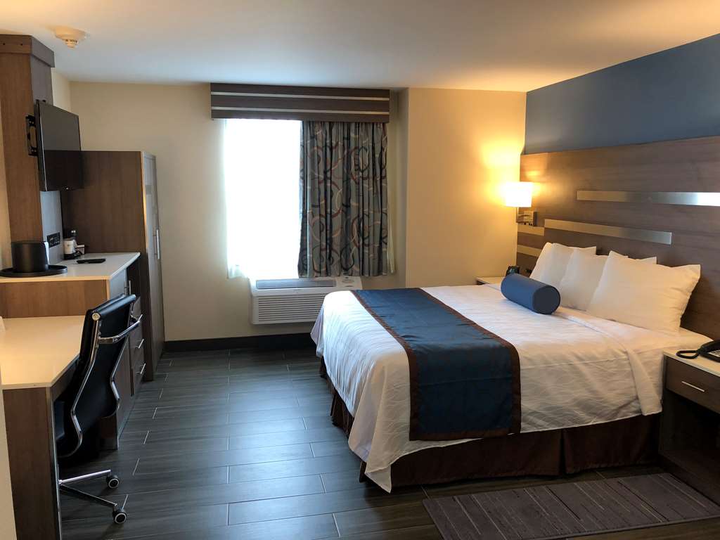 Best Western Plus Stadium Inn - photo 17