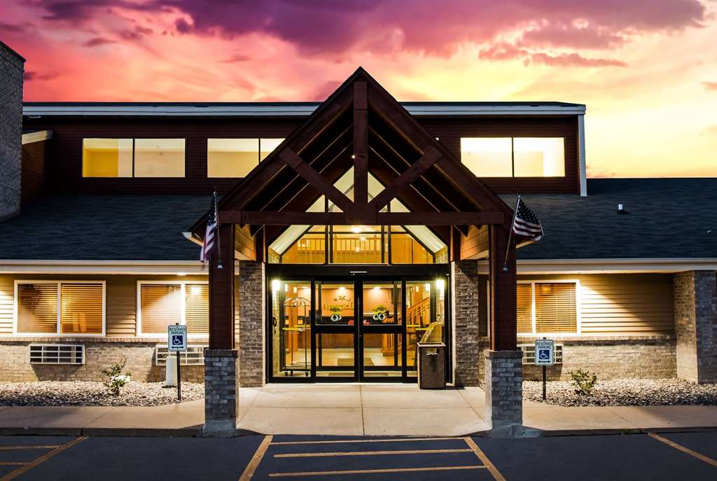 AmericInn by Wyndham Menomonie - photo 2
