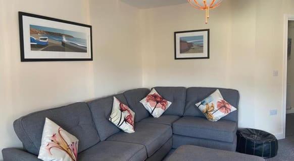 Seaside View Apartment Sunny bright two bedroom apartment Lift inside