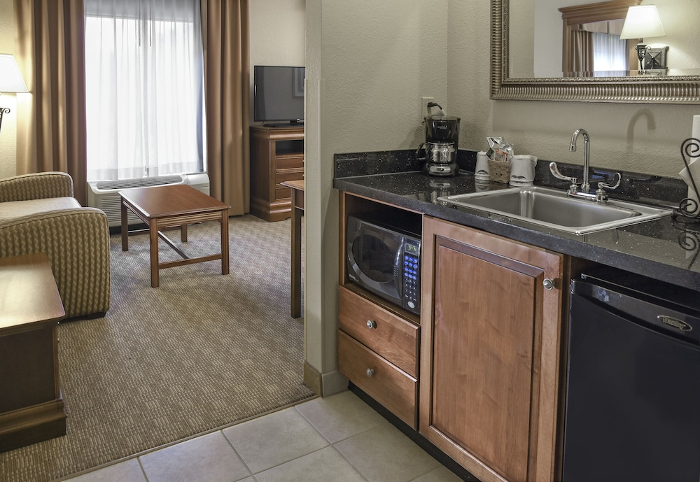 Hampton Inn & Suites Youngstown Canfield - photo 46