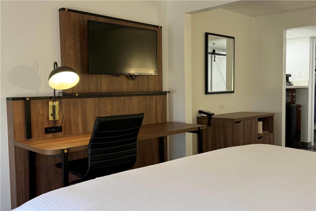 Wingate by Wyndham Indianapolis Airport Rockville Rd. - photo 15