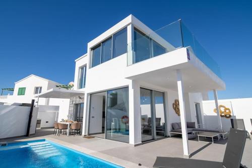 Sea La Vie By Buenavilla in Puerto Del Carmen, Spain