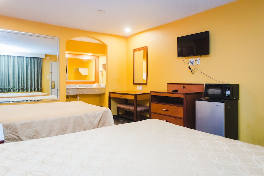 Knights Inn - photo 16