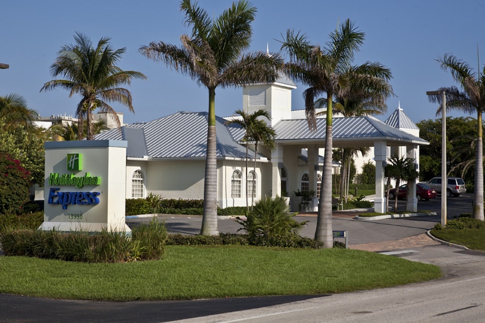 Holiday Inn Express North Palm Beach Oceanview an IHG Hotel - photo 2