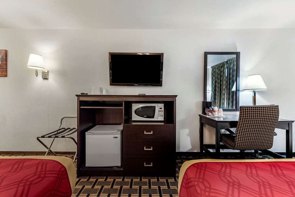 Econo Lodge La Junta - photo 16