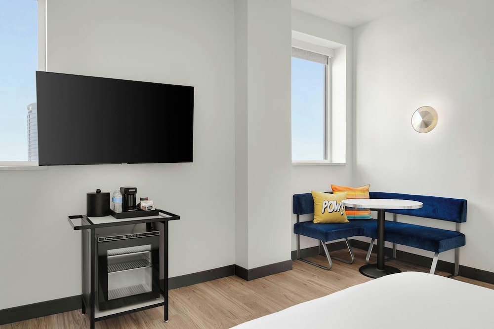 Aloft Indianapolis Downtown - photo 17