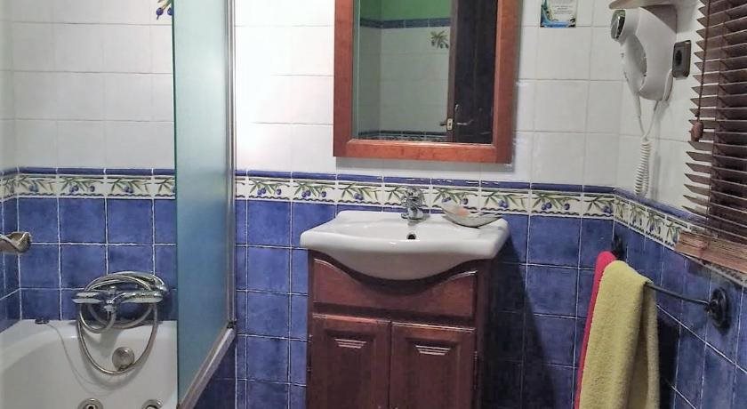 Hotel Baviera — Linares — photo 4