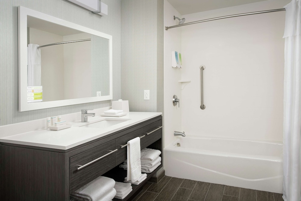 Home2 Suites by Hilton Charlottesville Downtown - photo 15