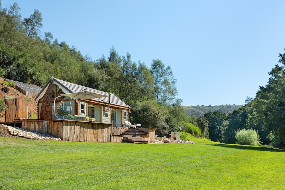 Amazing Riverside Retreat With Hot Tub & Ecopool in Mossel Bay, South Africa