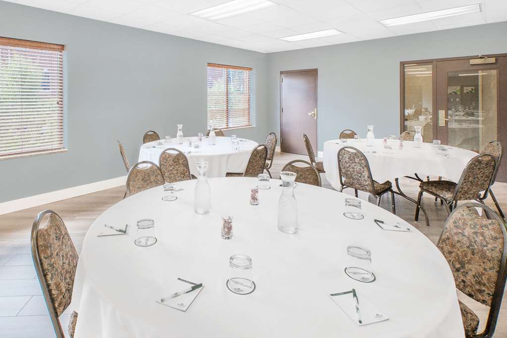 Wingate by Wyndham Sylvania Toledo - photo 41