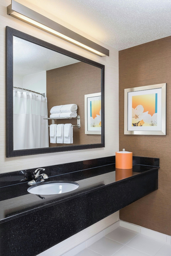 Fairfield Inn & Suites Mansfield Ontario - photo 13