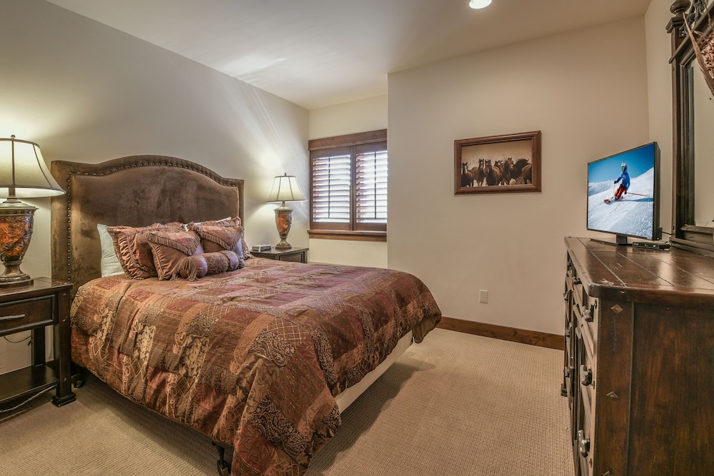 Keystone Sanctuary 248 by SummitCove Vacation Lodging — Keystone — photo 5