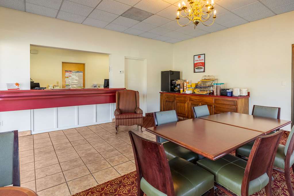 Econo Lodge Middlesboro - photo 3