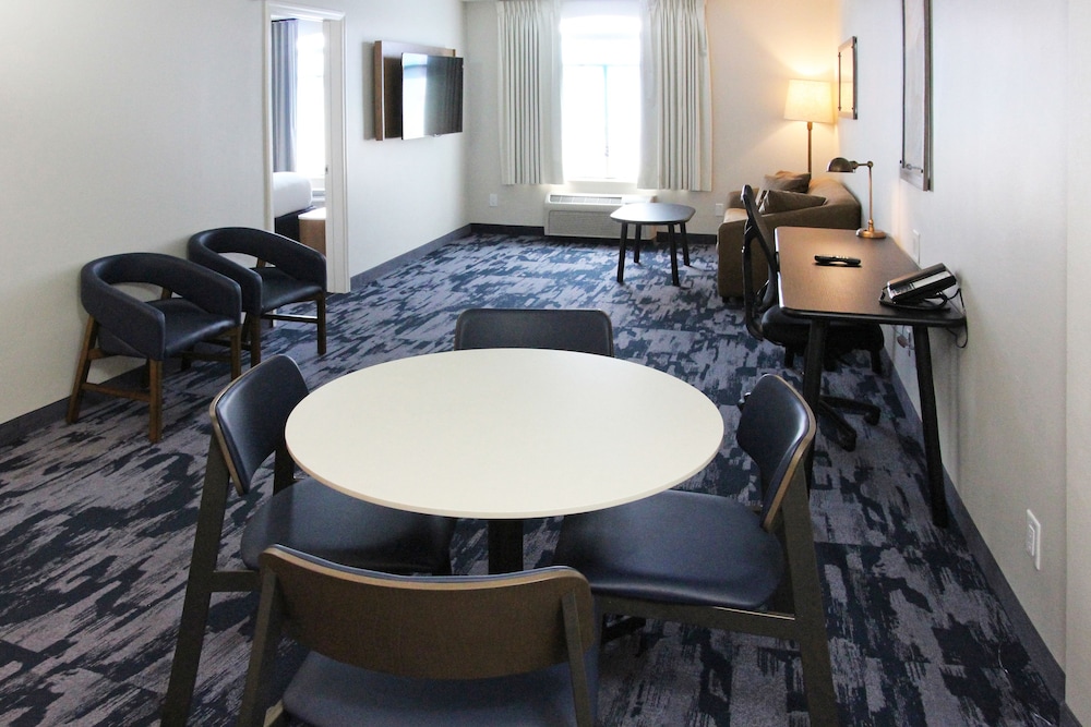 Fairfield by Marriott Inn & Suites Charleston Airport Convention Center - photo 10