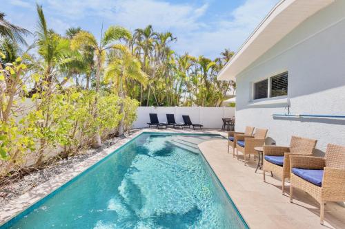 Sandpiper Villa — 4-Star Luxury Hotel in Holmes Beach, United States