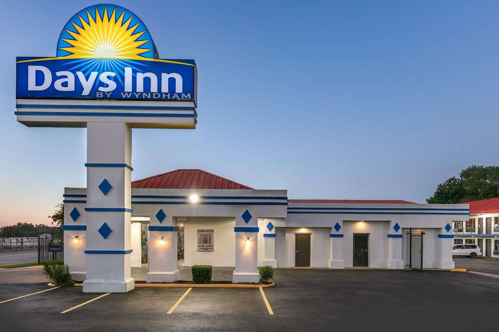 Days Inn by Wyndham South Fort Worth - photo 5