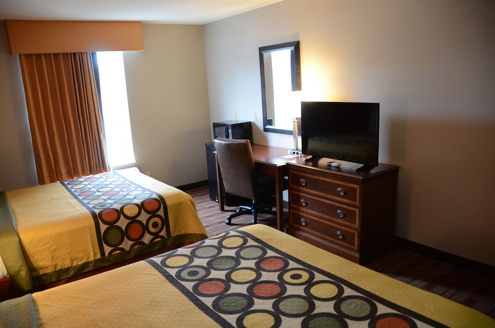 Super 8 by Wyndham Louisville Expo Center - photo 16