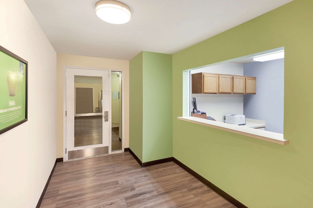 WoodSpring Suites Council Bluffs - photo 4