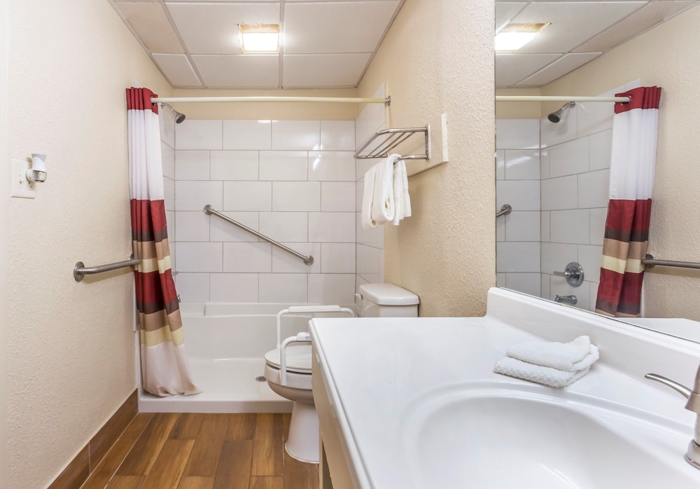 Red Roof Inn Sumter - photo 15