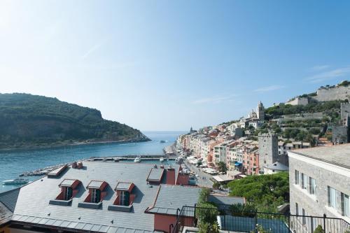 Appartamento fronte mare — 4-Star Luxury Hotel in Portovenere, Italy