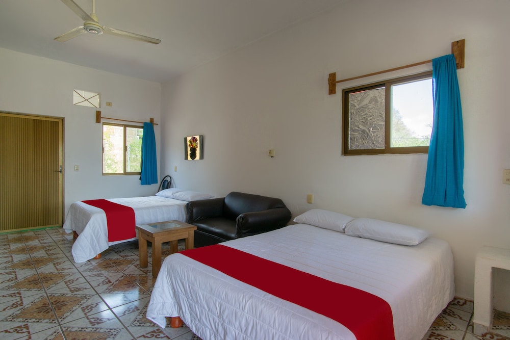 Hotel y Bungalows Bugambilias — Cihuatlan — photo 4