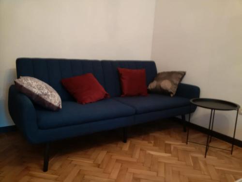One room apartment near metro DELISI