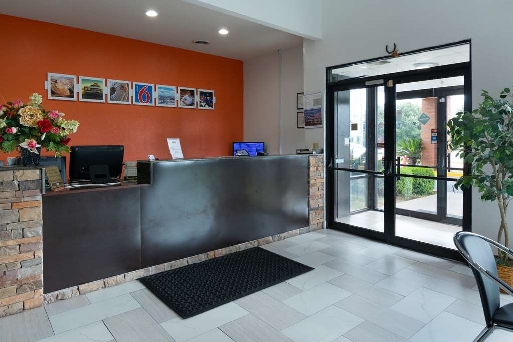 Motel 6 Montgomery AL Coliseum - photo 19