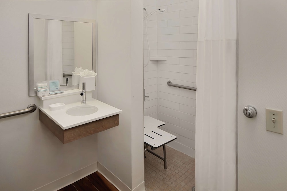 Hampton Inn Louisville Downtown - photo 23