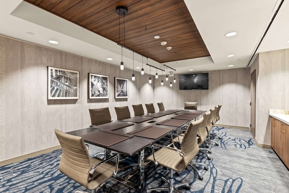 Embassy Suites by Hilton Irving Las Colinas - photo 41