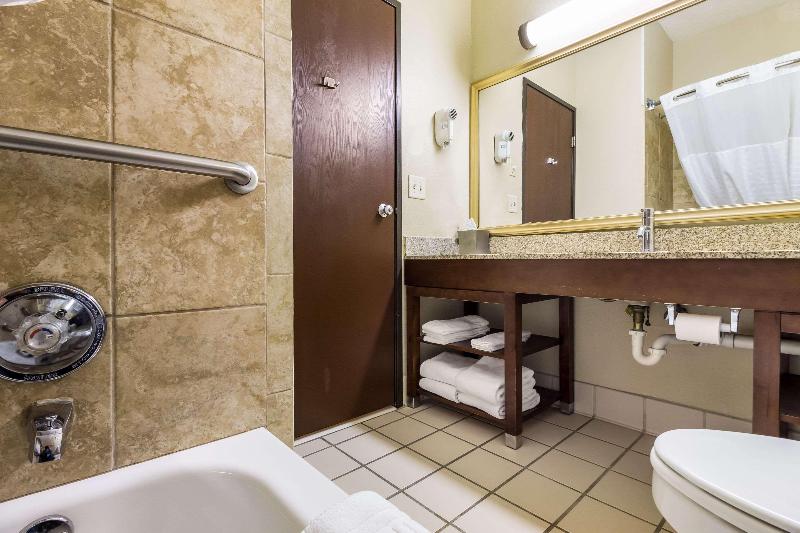 Comfort Suites Sioux Falls Mall District - photo 15