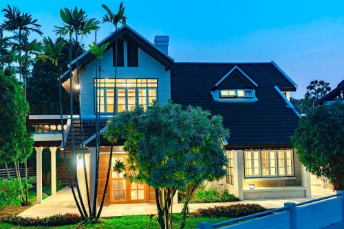 Full House Chiang Mai — 4-Star Luxury Hotel in Chiang Mai, Thailand