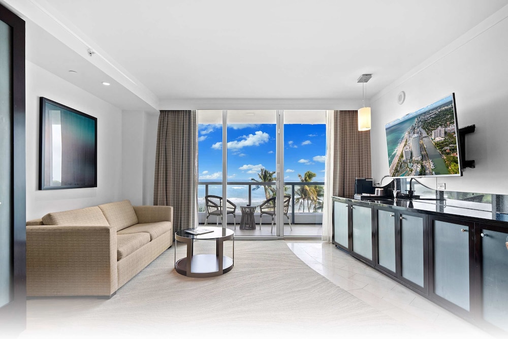 Fontainebleau Miami Beach Private Luxury Suites - photo 191