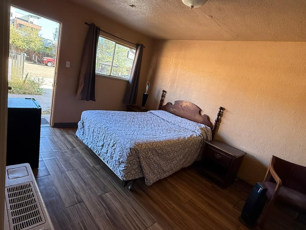 Springs Inn - photo 17