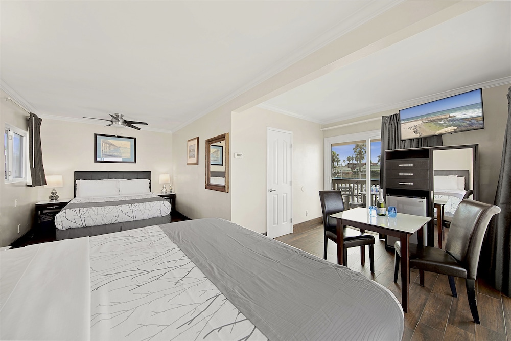 Ocean Beach Hotel - photo 13